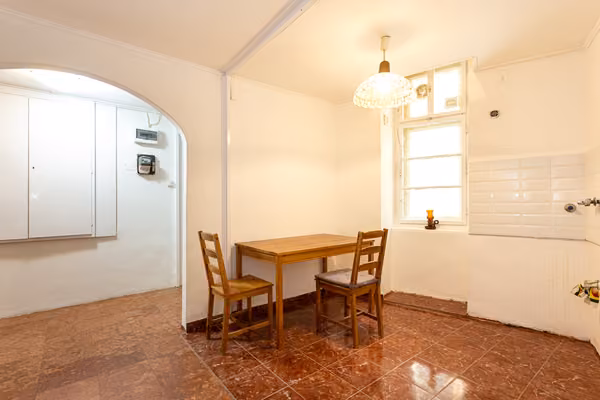 Budai Vár lábánál, impozáns környezetben, 119 nm-es, 3 szobás lakás - Konyha - Könyedén egy csendes szobának alakítható