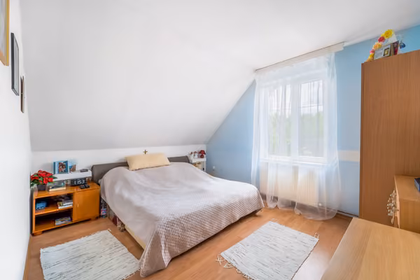Csömörön nappali+5 szobás ház - Szoba - 12 m² nagyságú