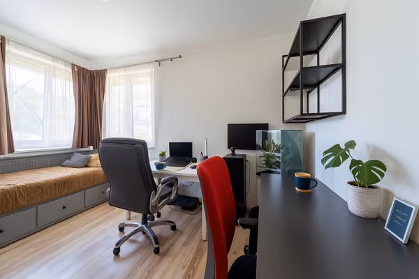 Mediterrán hangulat Csömör csendes utcájában – földszintes, wellness részleggel - Szoba - 13 m² nagyságú szoba, ahol nagyon szépen kialakítható beépített ablakba az olvasósarok