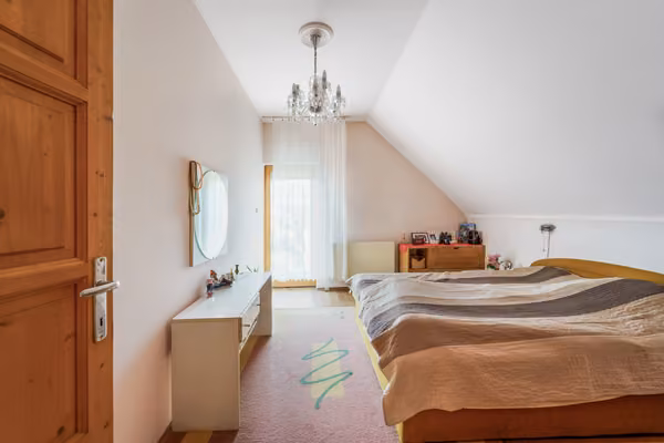 Csömörön, Ófalu részén, kétszintes, nappali+3 szobás ház - Szoba - 15 m² nagyságú
